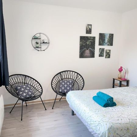 Jolie Appartement 2 Chambres 65M2 Au Centre Ville Fontenay-le-Comte Esterno foto