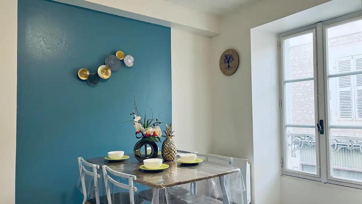 Jolie Appartement 2 Chambres 65M2 Au Centre Ville Fontenay-le-Comte Esterno foto
